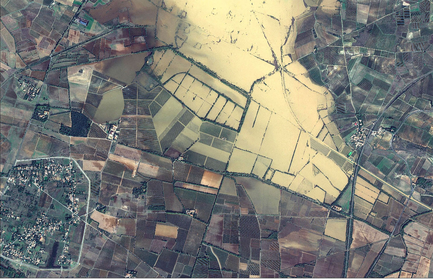 Image satellite Pléiades des inondations au nord de Narbonne (Aude) le 20 octobre 2018